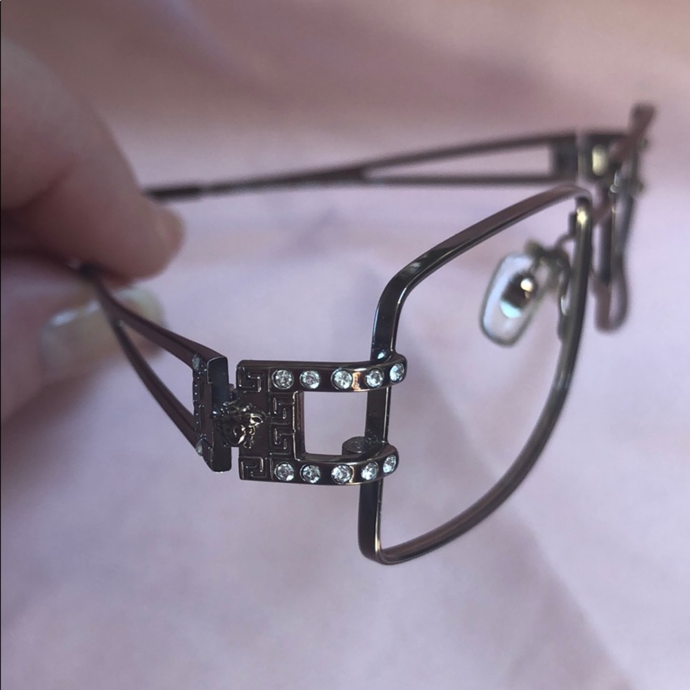Reading glasses